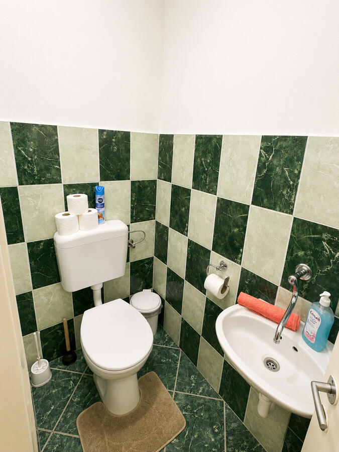Fürdőszoba 2 Manna Igal Apartman szállás közel az Igali gyógyfürdőhöz és a Balatonhoz